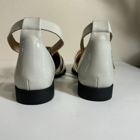 New Journee Collection Constance Double Buckle Flats Grey size 9.5W - Picture 7 of 9